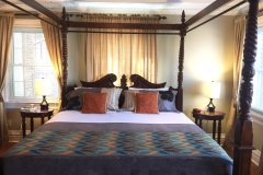 Toronto-Bed-and-Breakfast-Garden-View-03