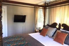 Toronto-Bed-and-Breakfast-Garden-View-09