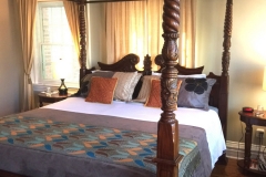 Toronto-Bed-and-Breakfast-Garden-View-11